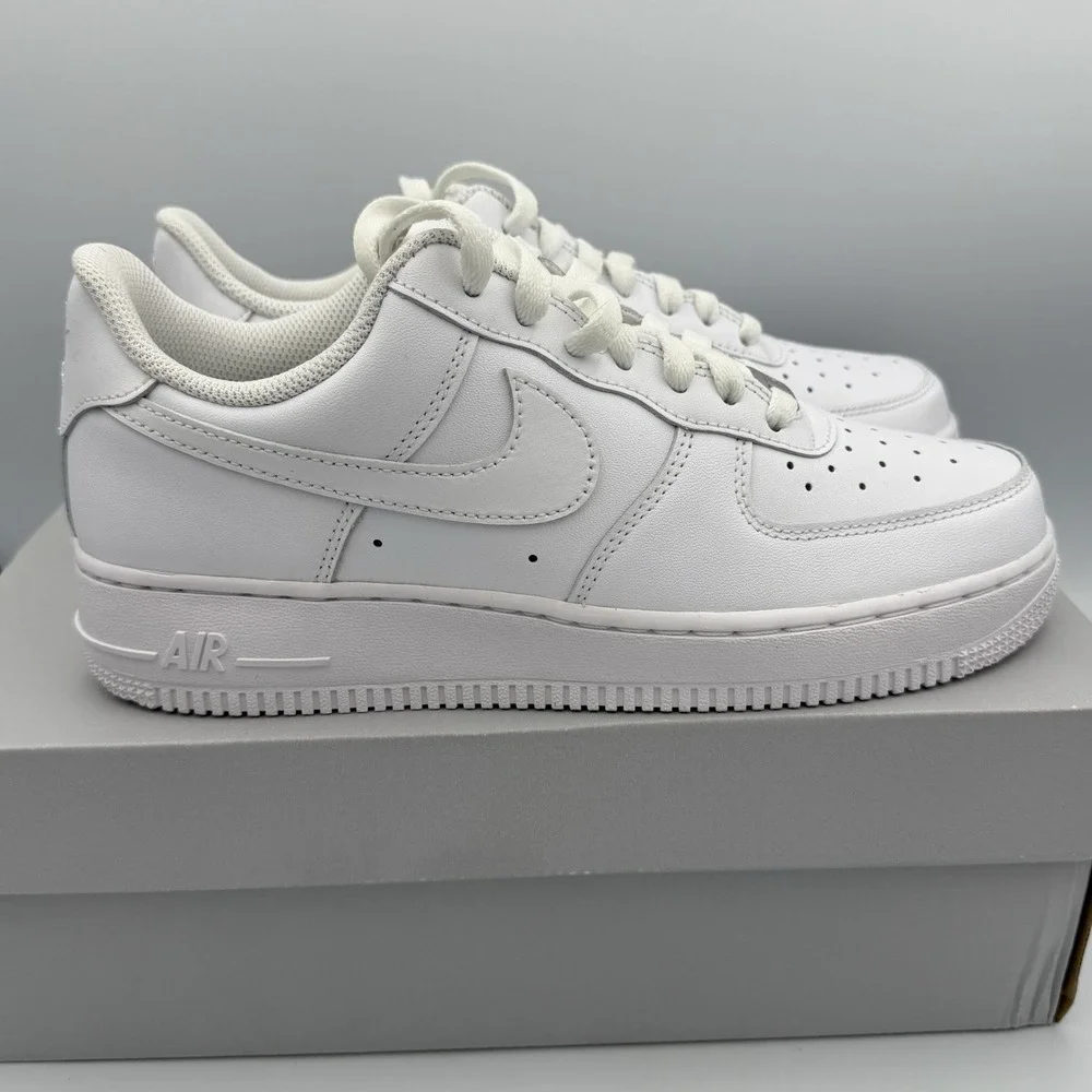 Nike Air Force 1 '07 Womens‎ Sneakers Triple White In Size 8.5 [DD8959 100]